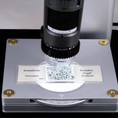 The BL-ZW1 microscope backlight accessory by Dino-Lite