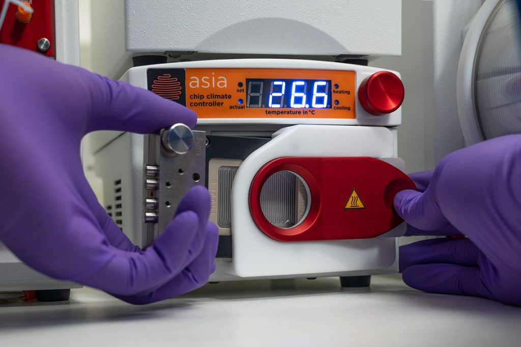 Syrris-Asia-Chip-Climate-Controller-close-up-2-50-50-Image-1024x0-c-default (1)