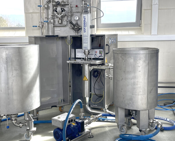 UIP2000hdT-Industrial-Ultrasonic-Inline-Reactor-for-Production-600x482